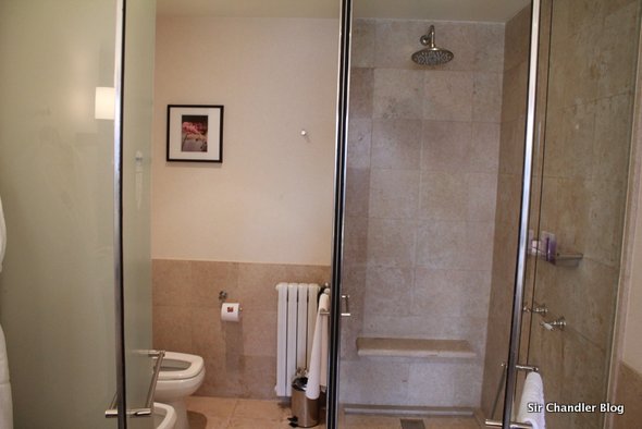 moderno-llao-llao-bano