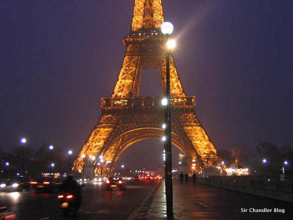 eiffel-noche-paris