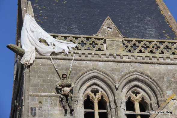 Sainte-Mere-eglise-soldado