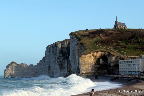 etretat-iglesia-acantilado