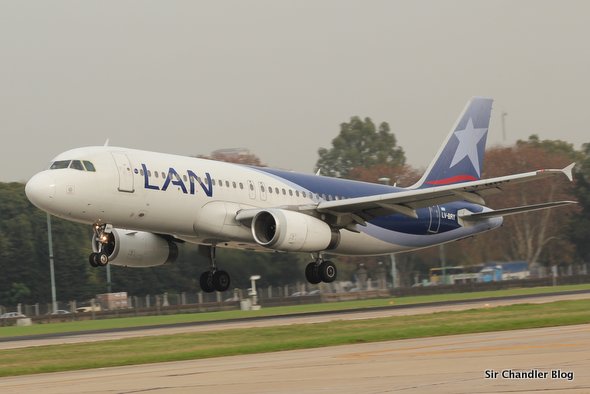 airbus-320-aterrizando-lan