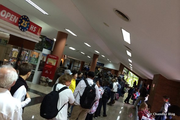 aeropuerto-iguazu-cola