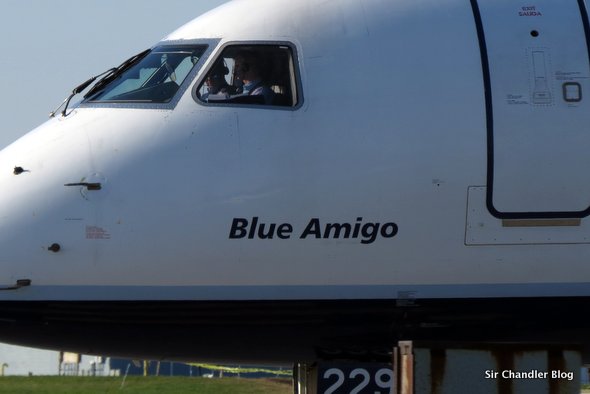 jet-blue-embraer-amigo