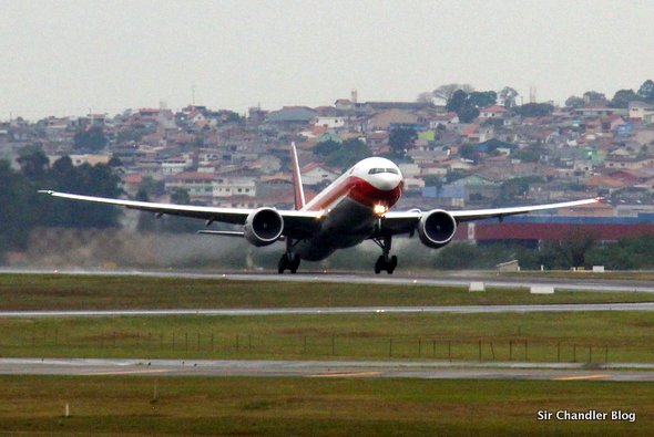 777-angola-despegue