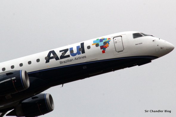 azul-embraer-arriba