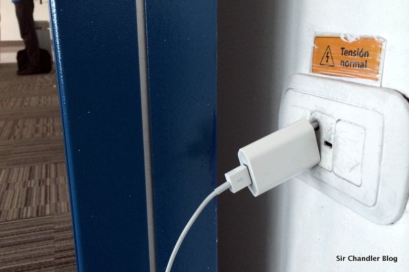 cordoba-aeropuerto-enchufe-roto