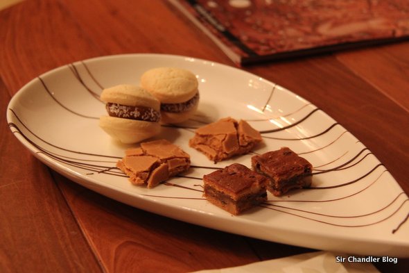 four-seasons-carmelo-petit-four