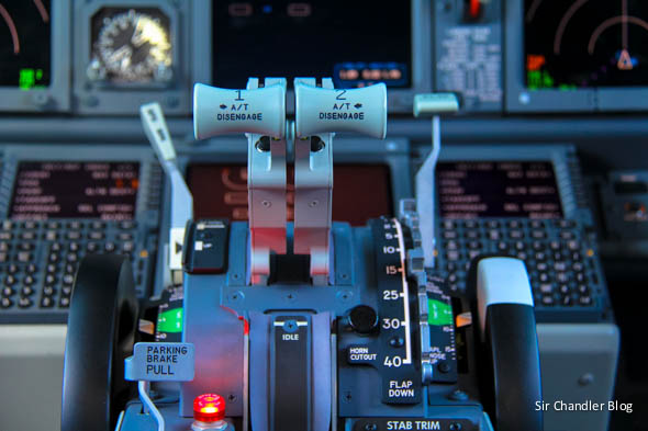 737-acelerador-cabina