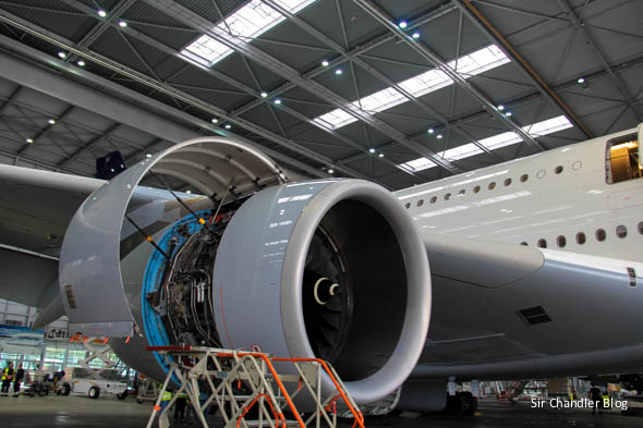 airbus-380-lufthansa-motor-abierto