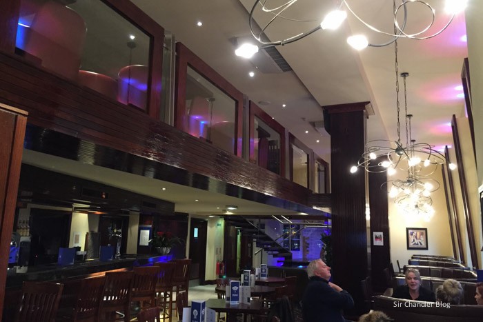 holiday-inn-express-bar