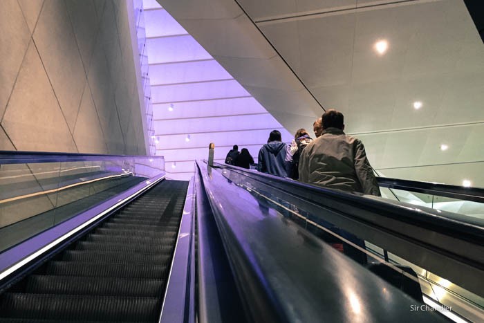 14-heathrow-escalera