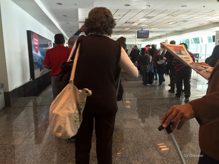 2-fila-seguridad-aeroparque