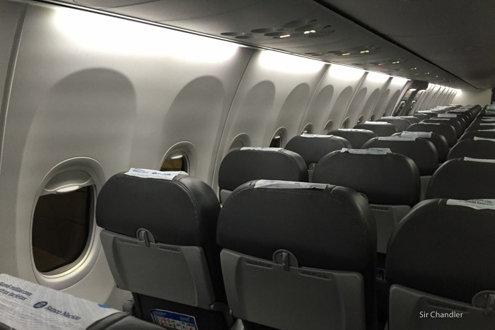 4-aerolineas-737-cabina