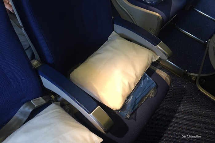 10-manta-klm-almohada