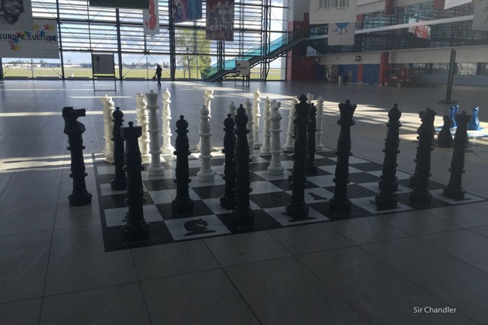 5-ajedrez-praga-aeropuerto