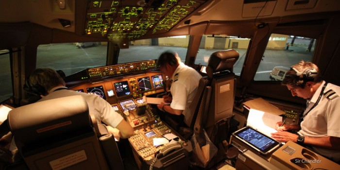 D-777-cockpit-air-new-zealand