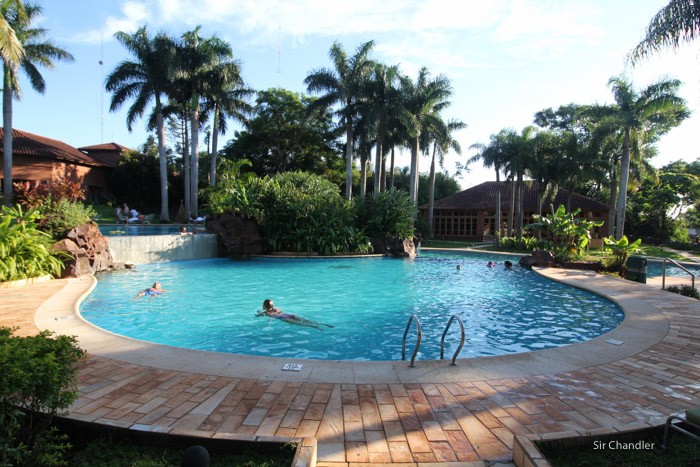 12-grand-iguazu-hotel-piscina