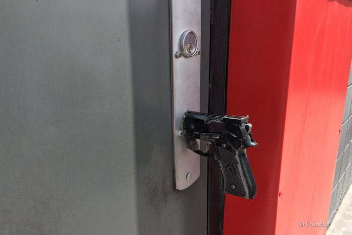 2-machine-guns-vegas-8326