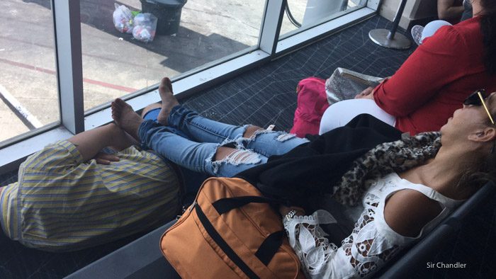 12-dormidos-aeropuerto