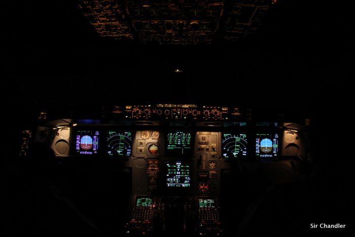 cockpit-airbus-340-cek