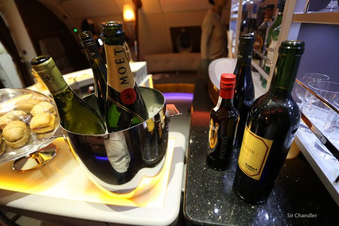 emirates-airbus-380-9496