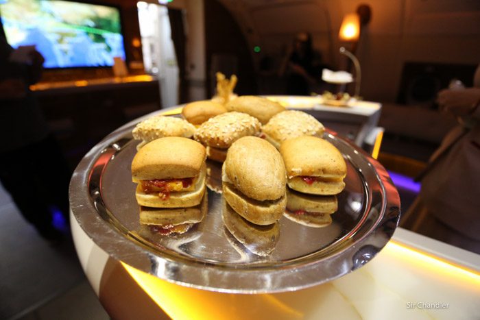 emirates-airbus-380-9497