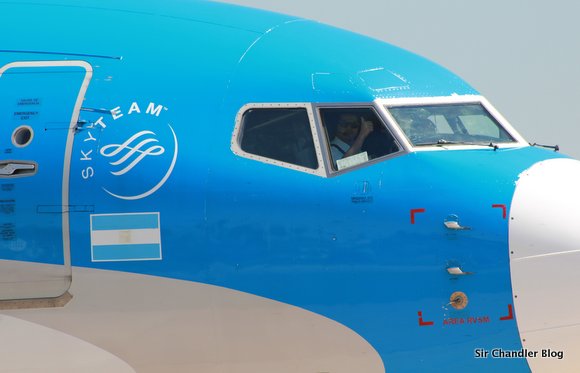saludo-737