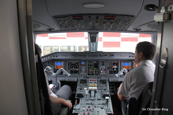 cabina-embraer-190-austral