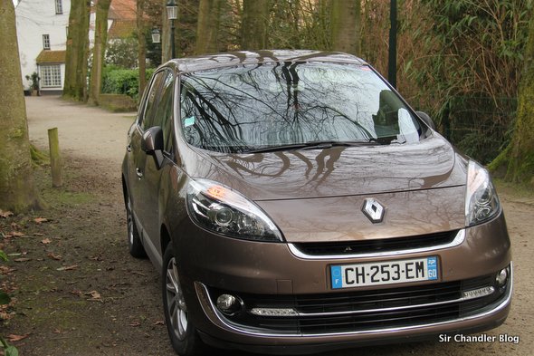renault-scenic-brujas