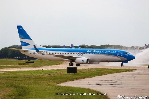 737-800-lv-fnk