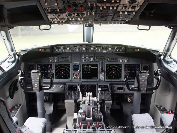cabina-737-800-aerolineas