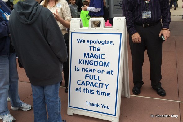 magic-kingdom-lleno-cartel
