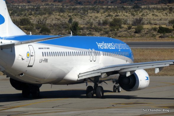 Boeing-737-800-aerolineas-lv-fnk