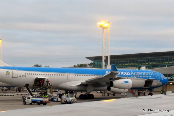airbus-340-ar-lvfnk
