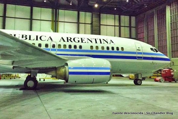 tango-02-boeing-737-500