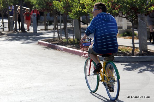empleado-google-bicicleta