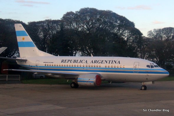 tango-04-boeing-737-500