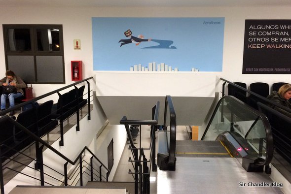 trelew-aeropuerto-escalera