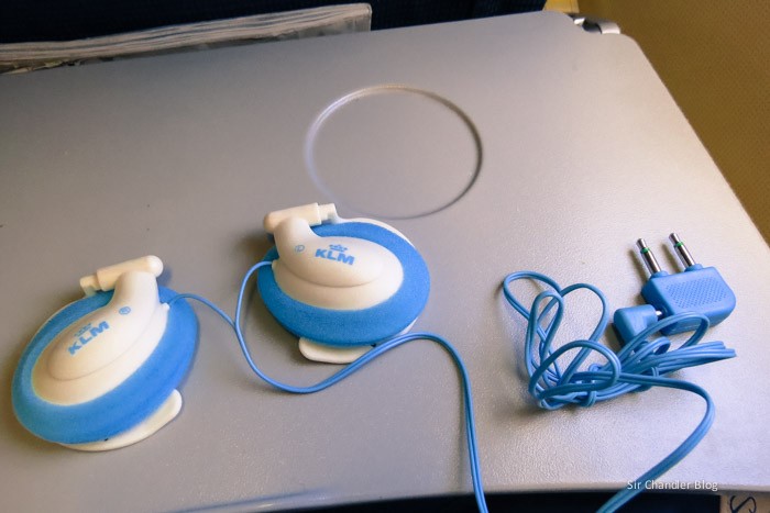 klm-auriculares-turista