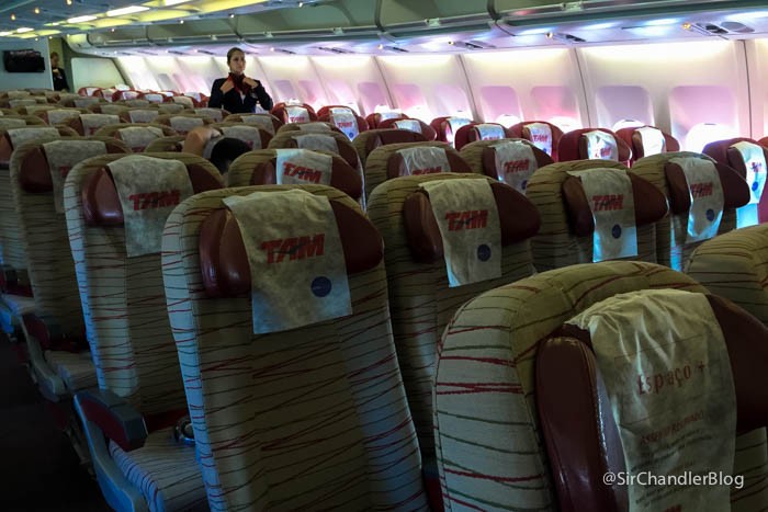 7-tam-airbus-330-cabina