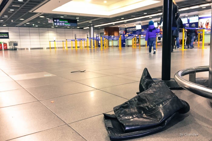 botas-olvidadas-aeropuerto