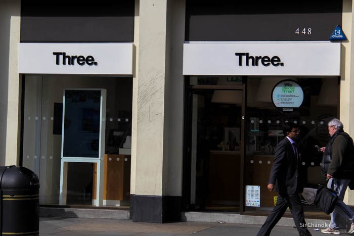 three-local-londres