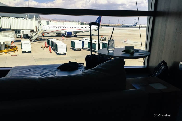 12-american-express-lounge