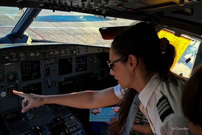 6-lan-mujer-piloto