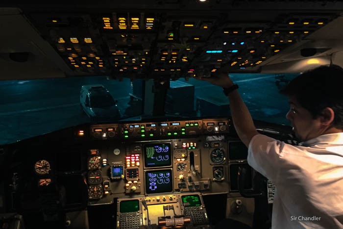 12-cockpit-767-lan