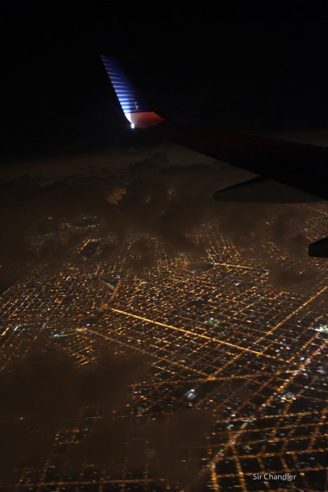 foto-nocturna-avion-nubes
