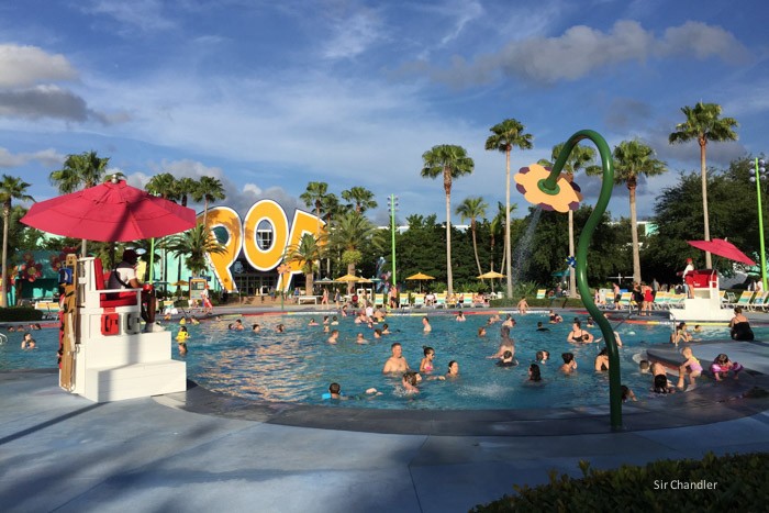 12-pileta-hotel-pop-disney