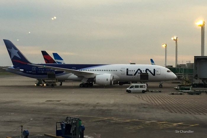 17-boeing-787-9-lan