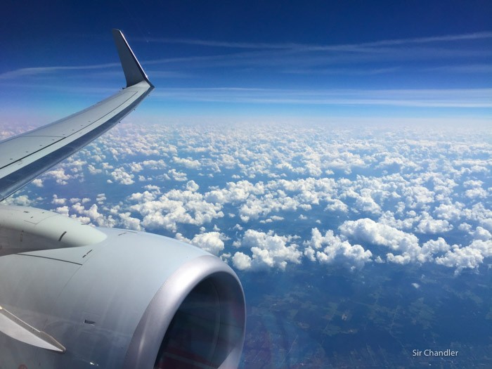 23-nubes-american-737