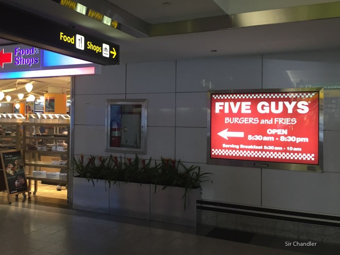 5-five-guys-la-guardia